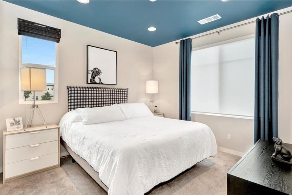 King Size, Patio, Xbox, Great Park Irvine